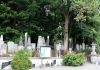 Warsaw Jewish Cemetery graves near entrance
