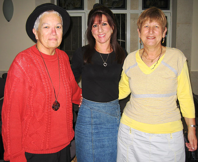 Chana with sister Tova Zitman Zeinvel and cousin Sarah Neuberger Lancry (2008)